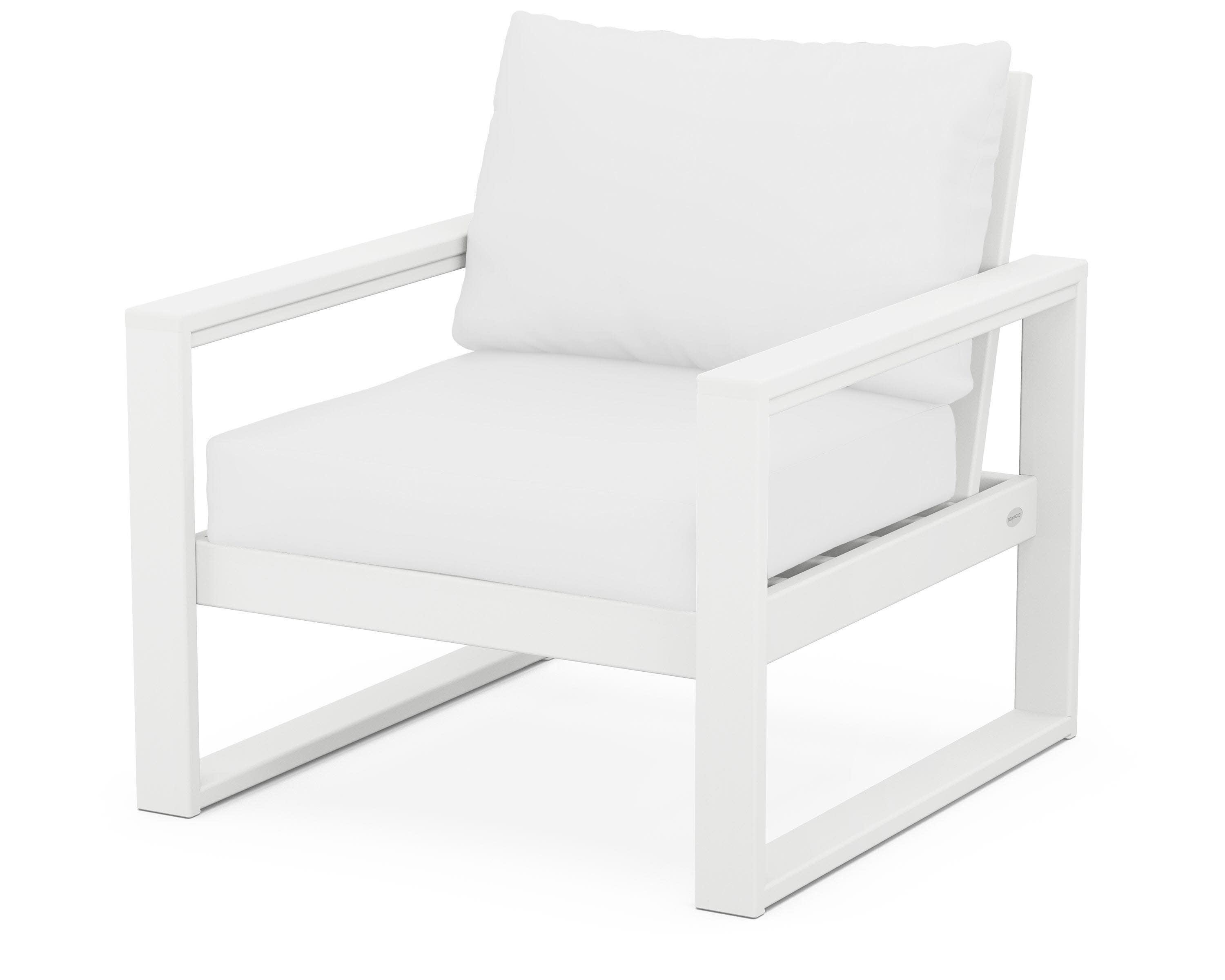 EDGE Club Chair in White / Natural