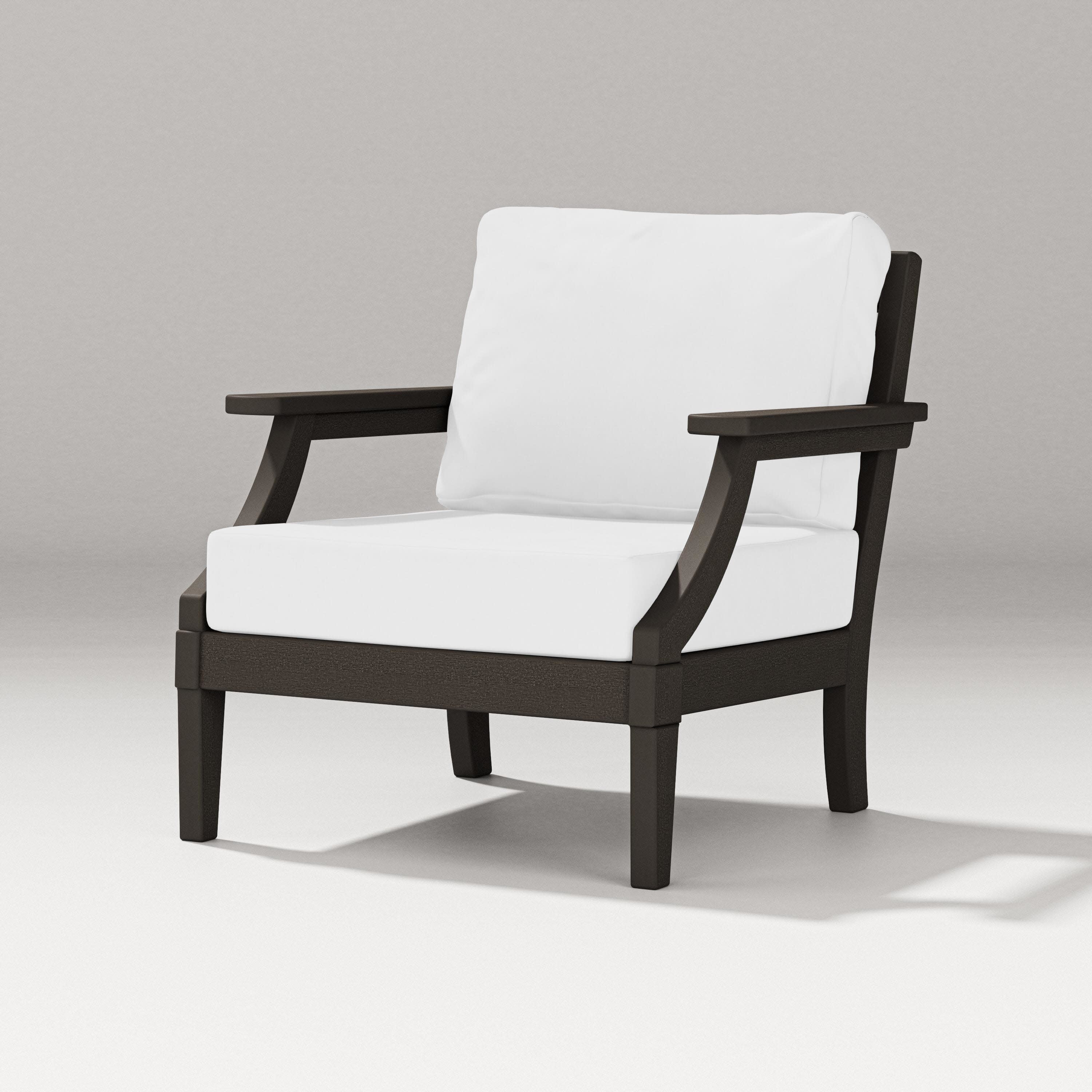 Estate Lounge Chair in Vintage Coffee / Natural