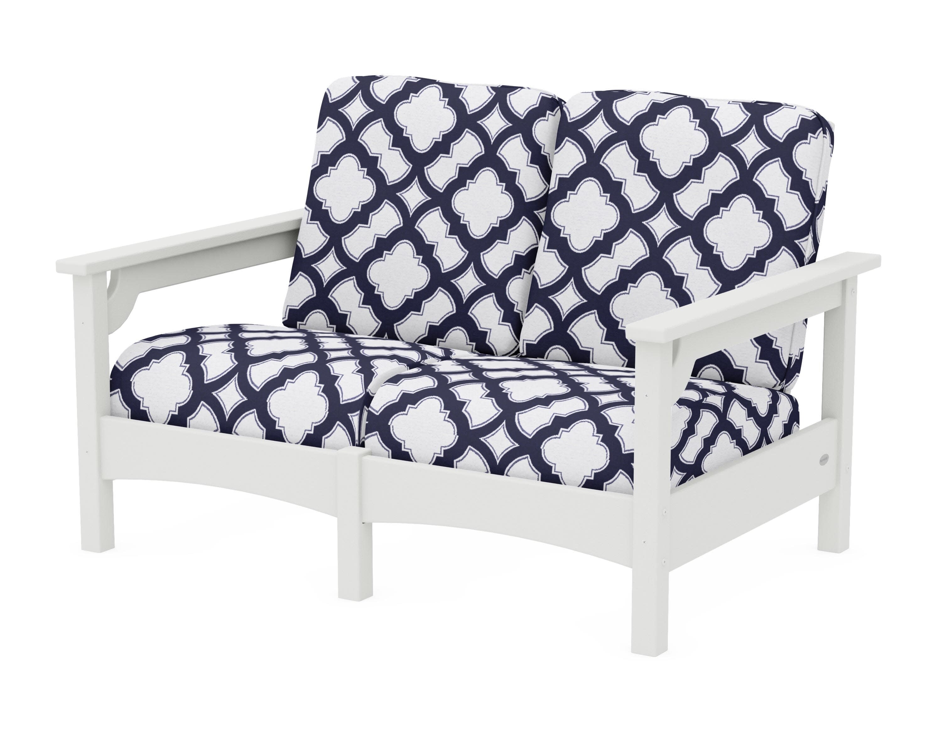 Club Loveseat in Vintage White / Trellis Navy