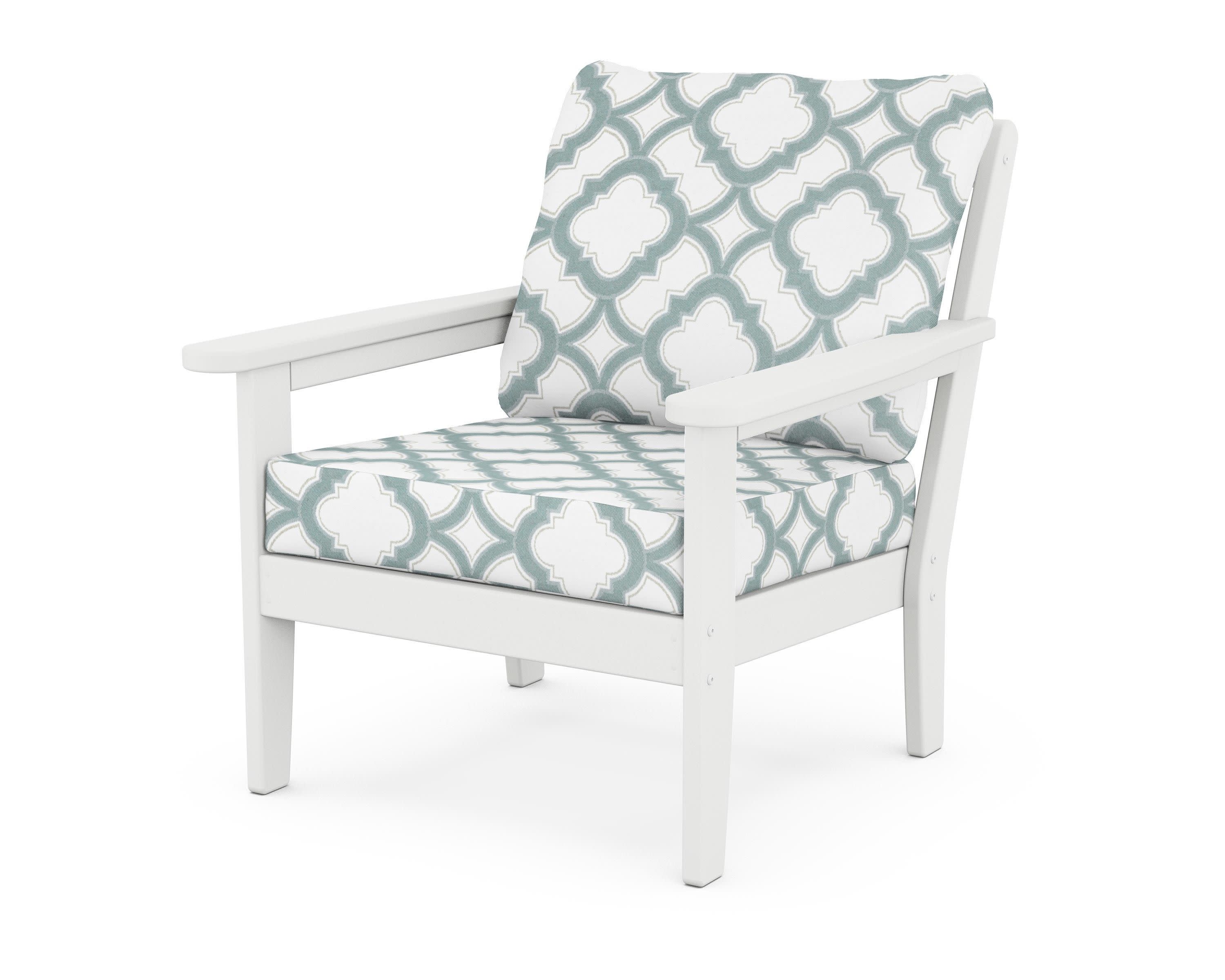 Cottage Deep Seating Chair in White / Trellis Glacier Spa