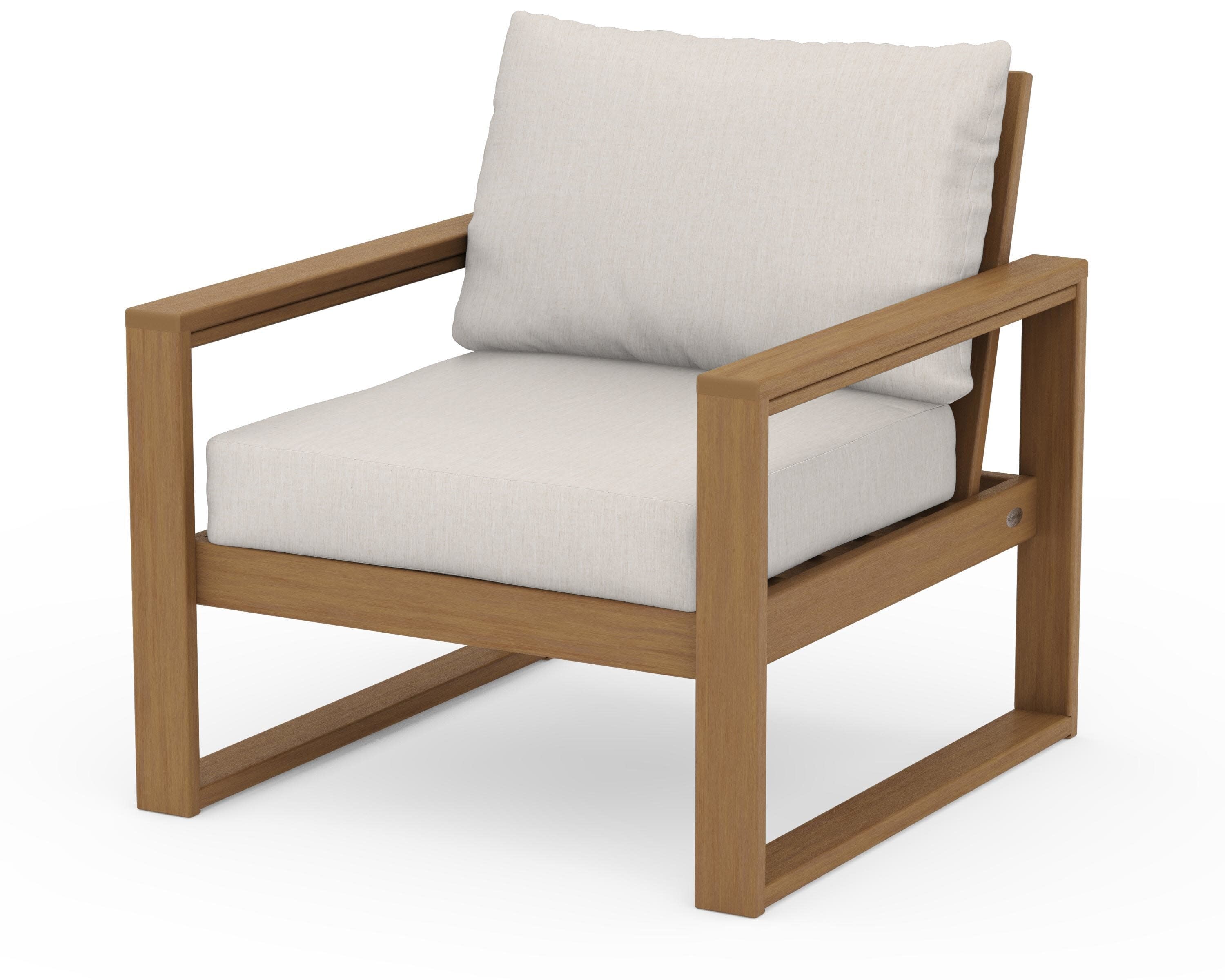 EDGE Club Chair in Natural / Cast Ash