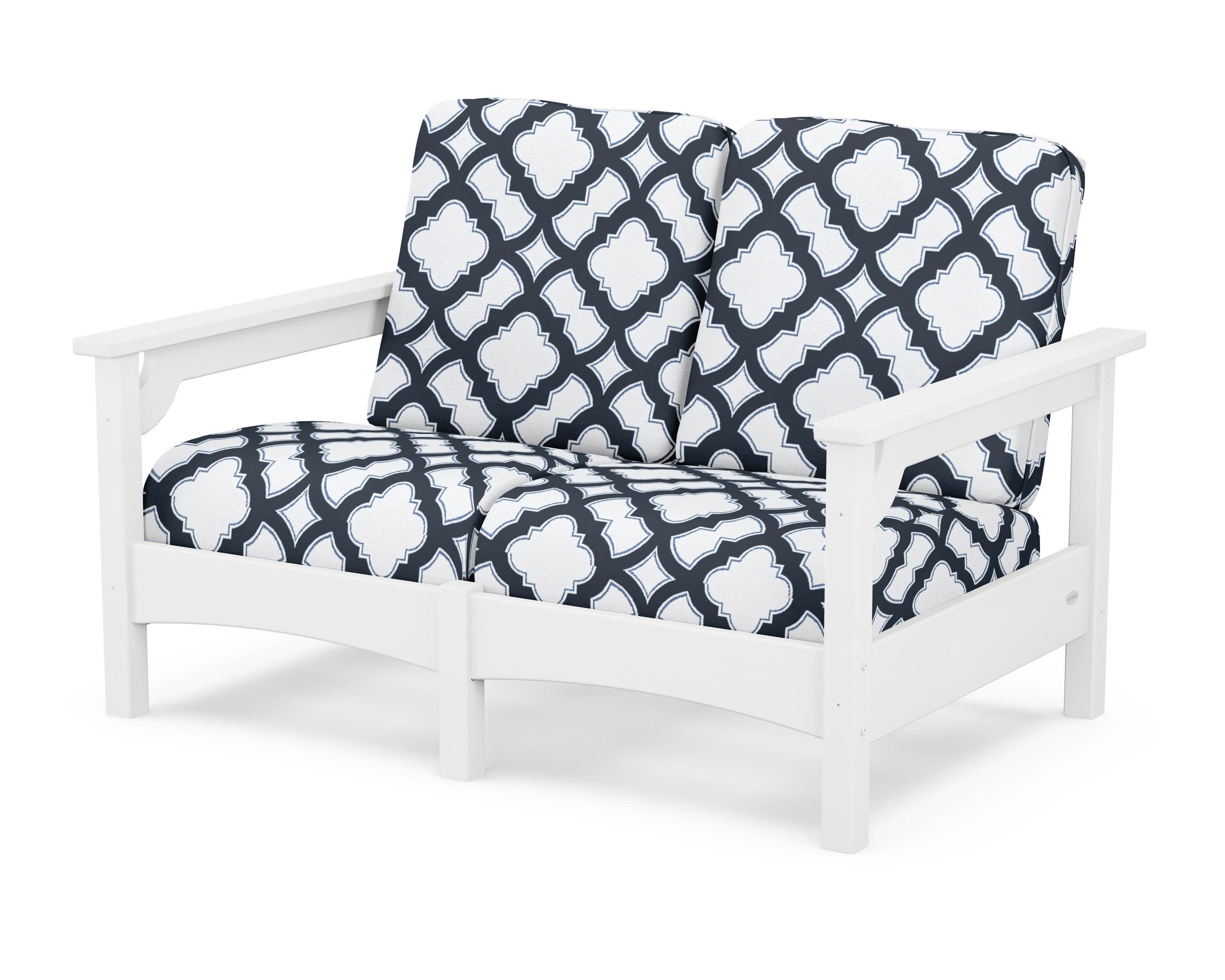 Club Loveseat in White / Trellis Marine Indigo
