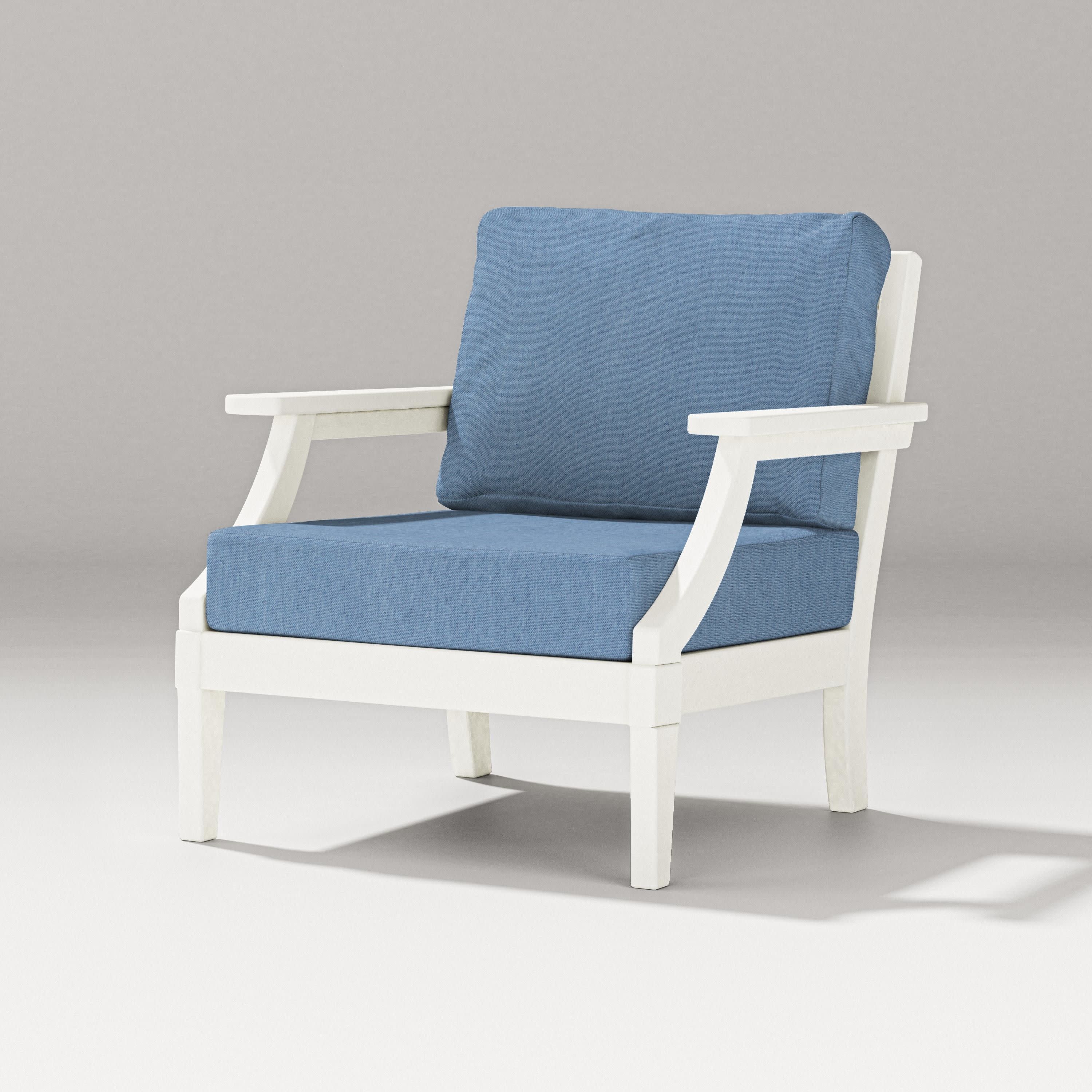 Estate Lounge Chair in Vintage White / Sky Blue