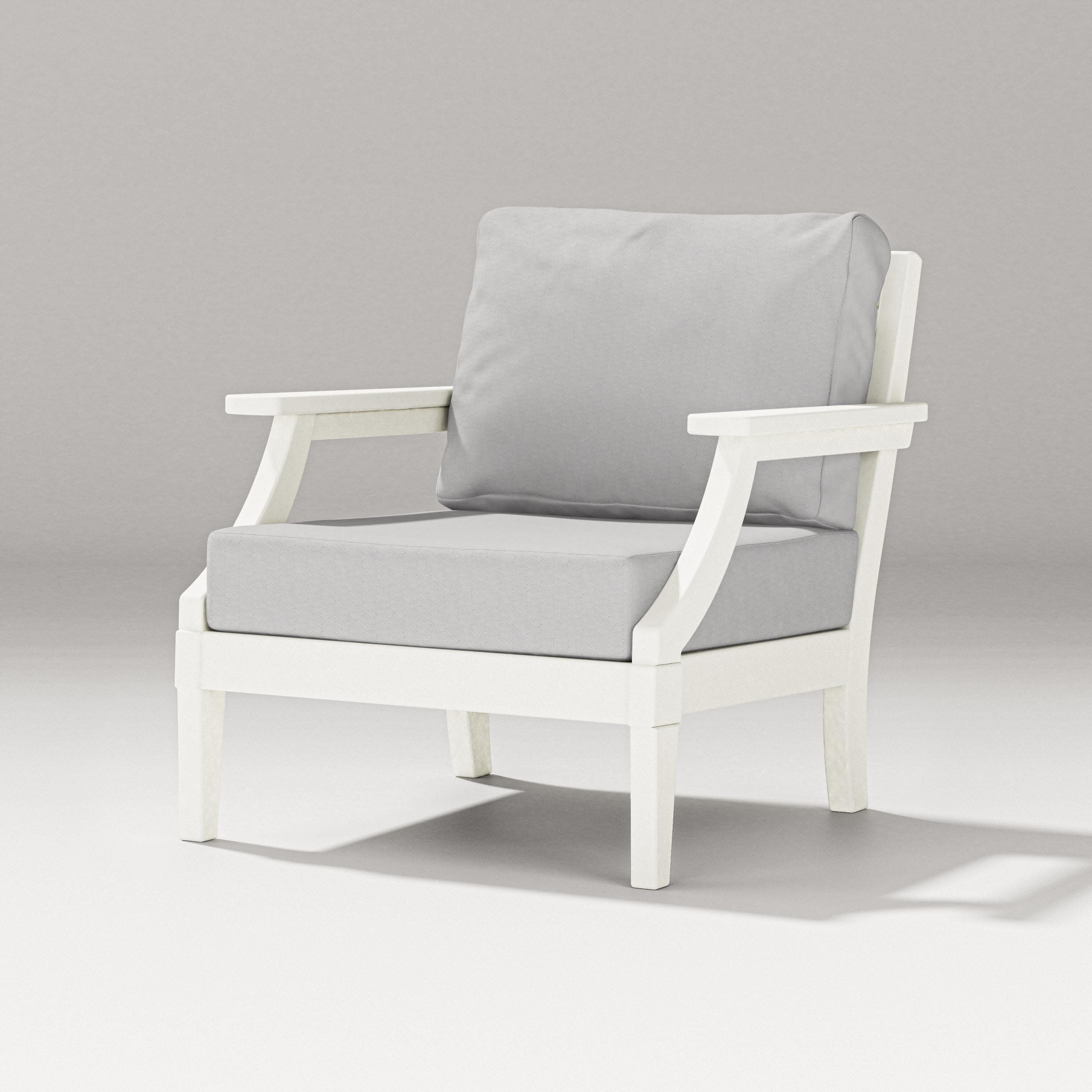 Estate Lounge Chair in Vintage White / Diamond in the Rough