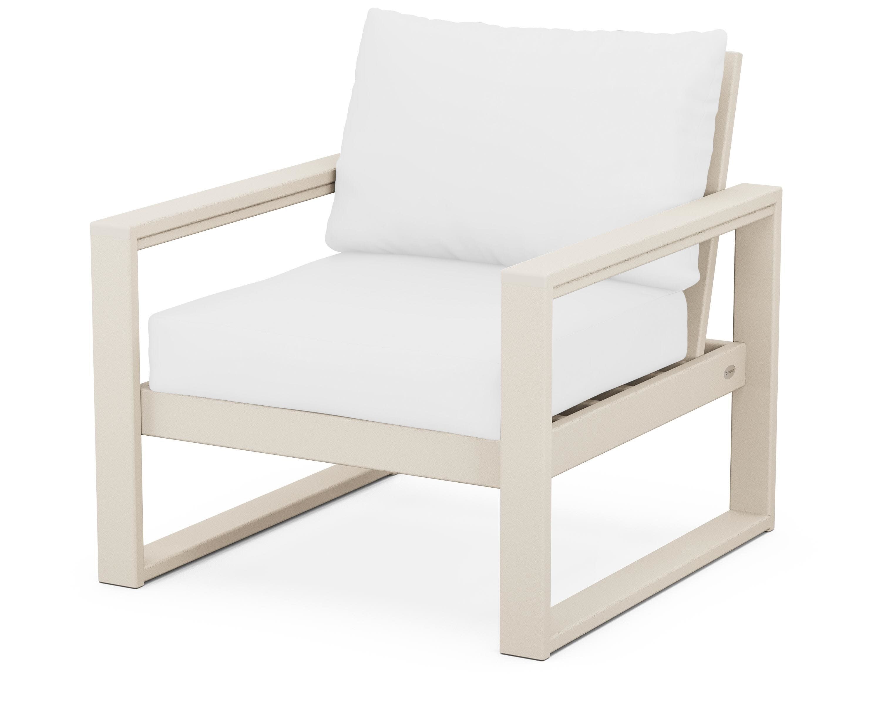 EDGE Club Chair in Sand / Natural