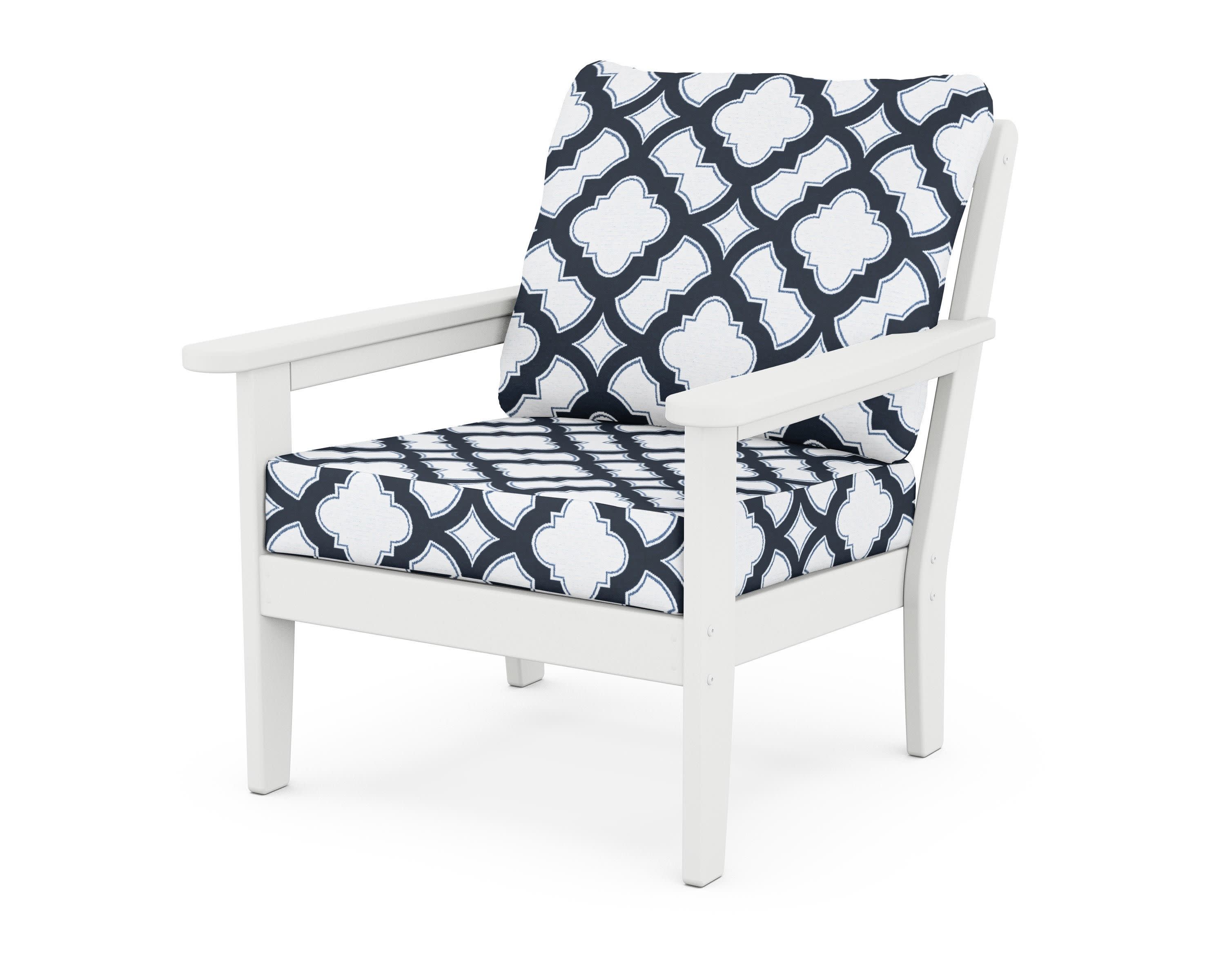 Cottage Deep Seating Chair in White / Trellis Marine Indigo