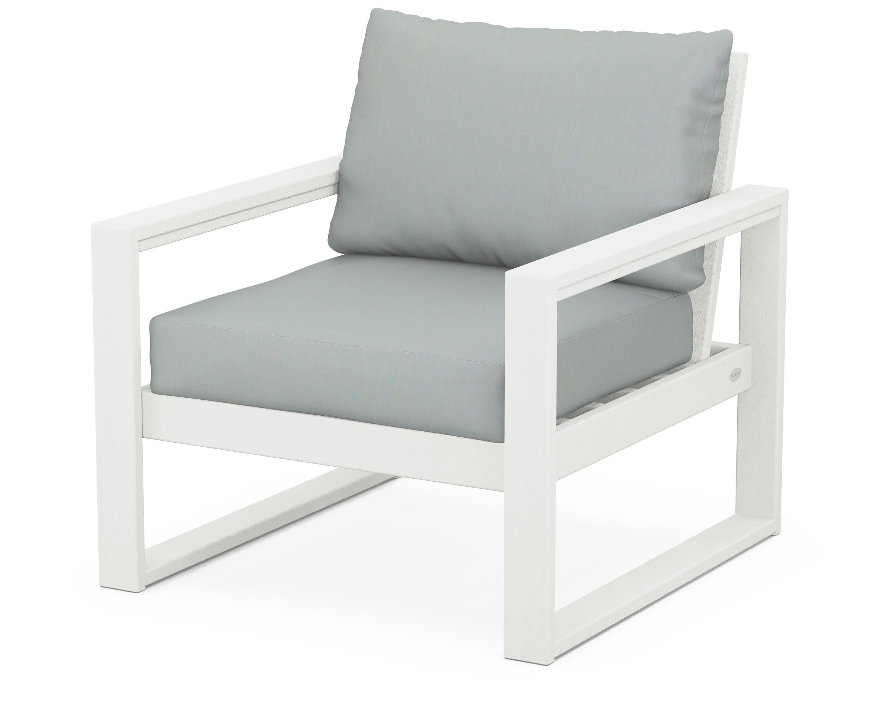 EDGE Club Chair in Vintage White / Spa